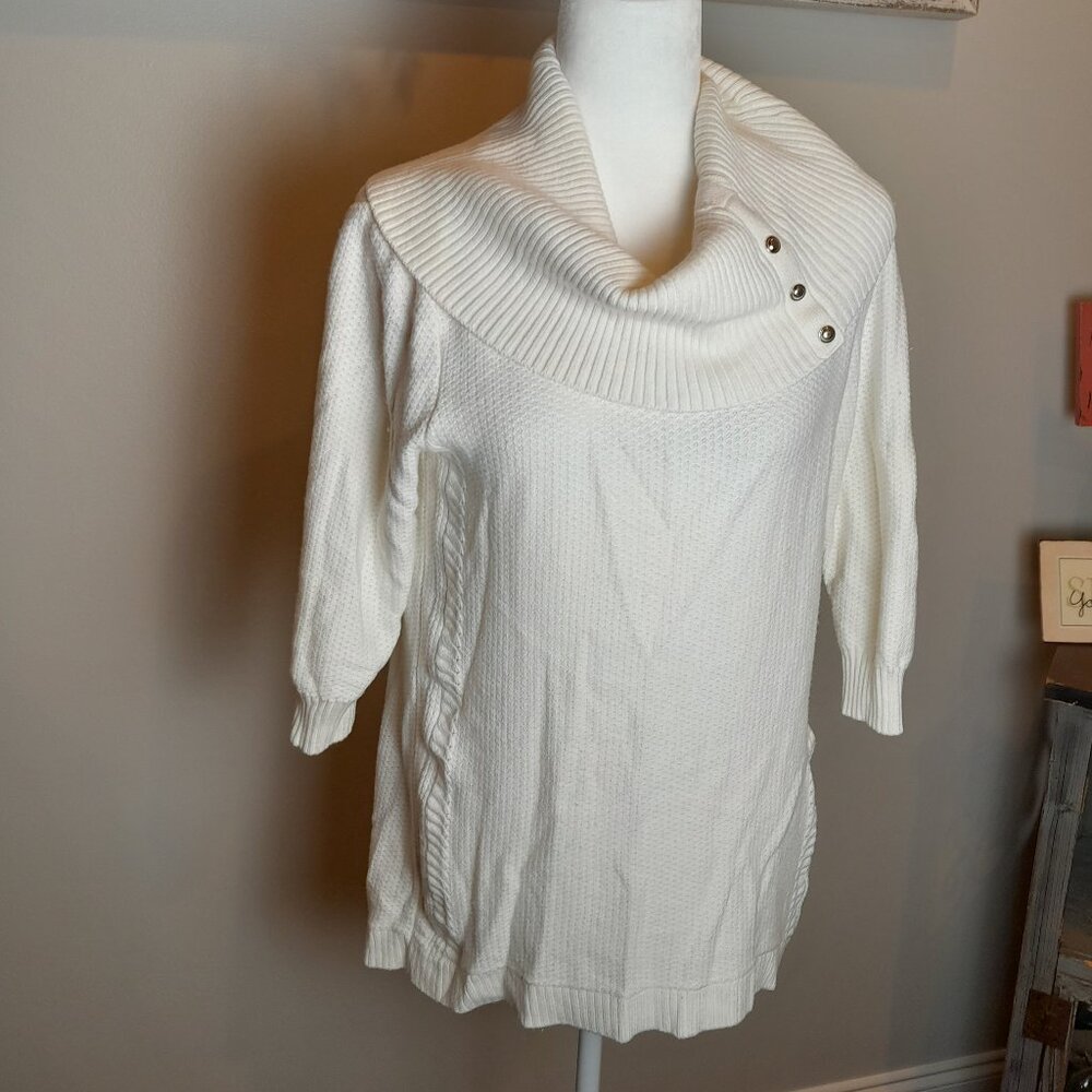 EUC White House Black Market Cable Knit Sweater SO SOFT! - Picture 2 of 7
